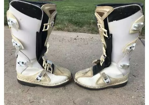 Thor White Quadrant 1 youth dirt bike boots